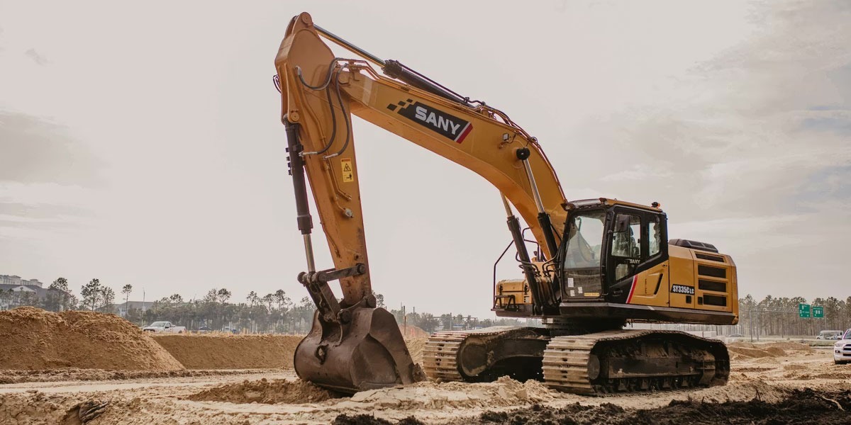 excavator rental Dubai service