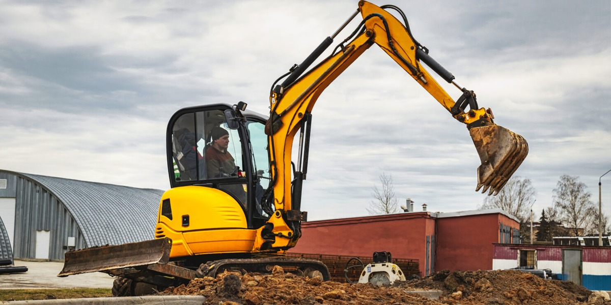 You are currently viewing Why Mini Excavator Jackhammer Rental Works Best for Compact Sites