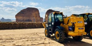 Read more about the article Heavy Equipment Rental in the UAE: How to Choose the Right Machinery