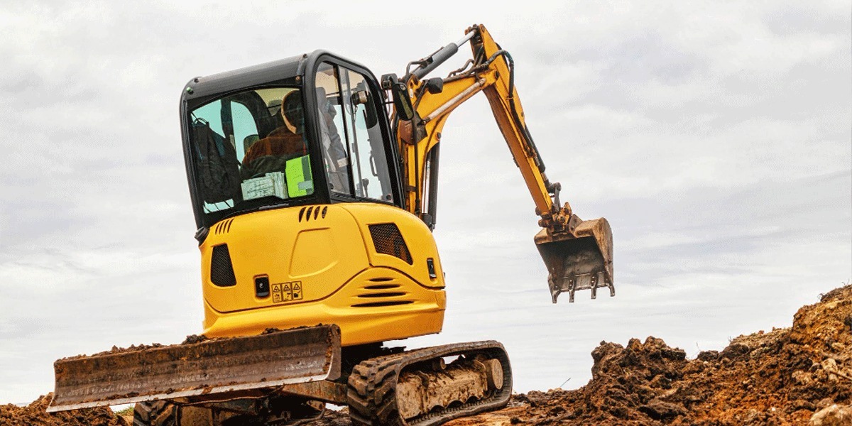You are currently viewing Mini excavator supplier UAE: Compact equipment for efficient site work